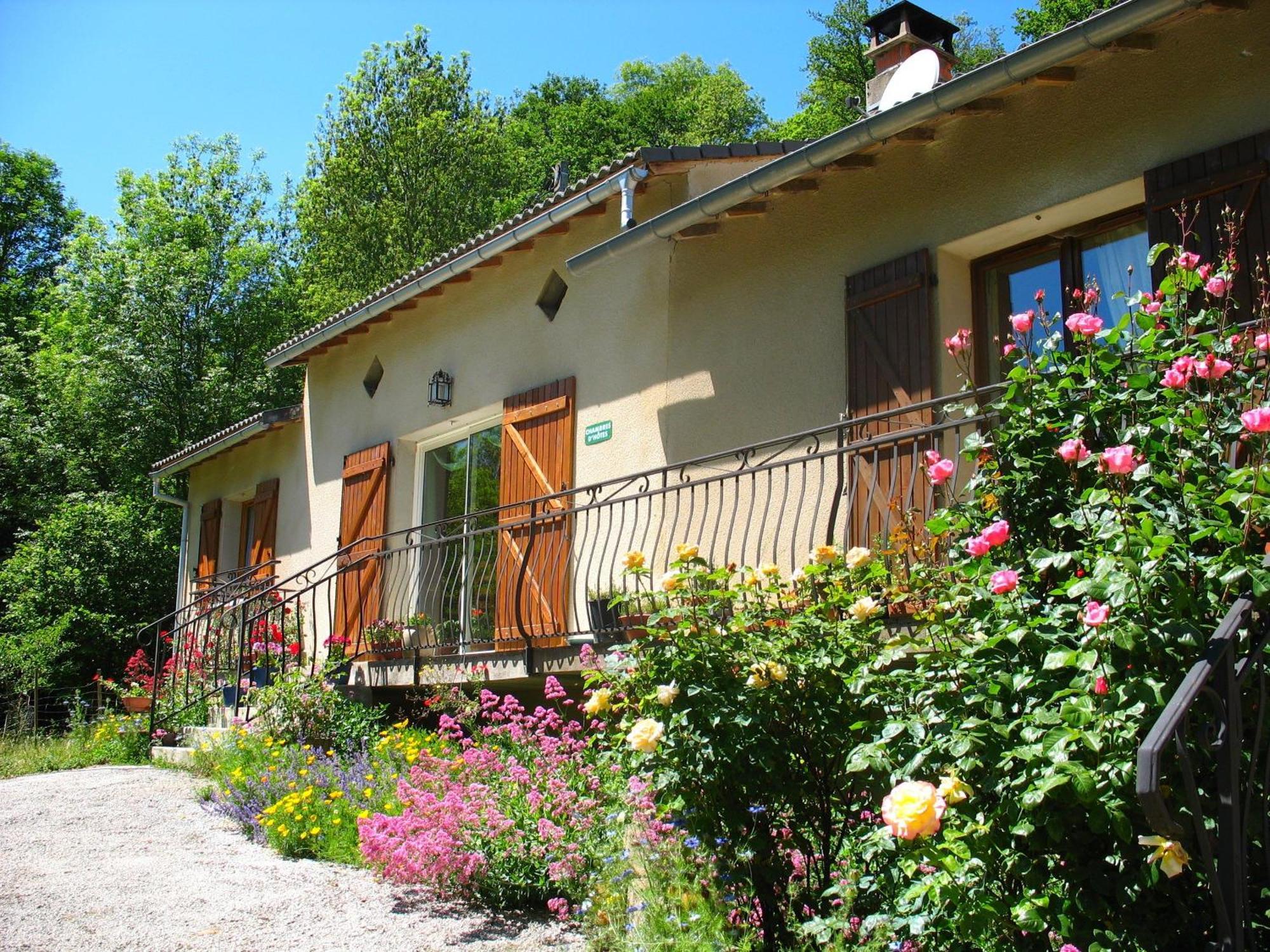 Bed and Breakfast Le Moulin du Barthas à Montredon-Labessonnié Extérieur photo