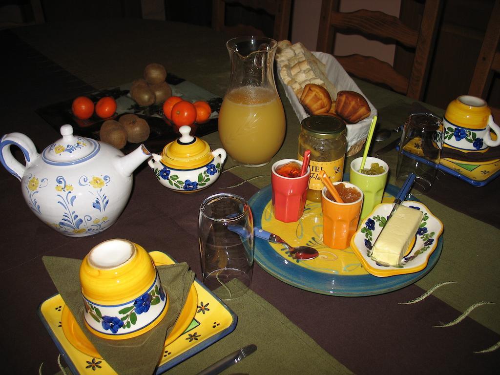 Bed and Breakfast Le Moulin du Barthas à Montredon-Labessonnié Extérieur photo